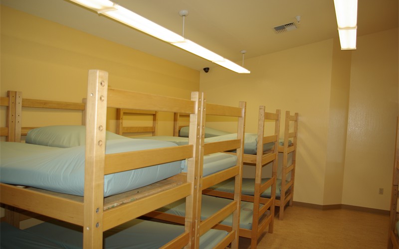 hospitatly-house-dorm-room