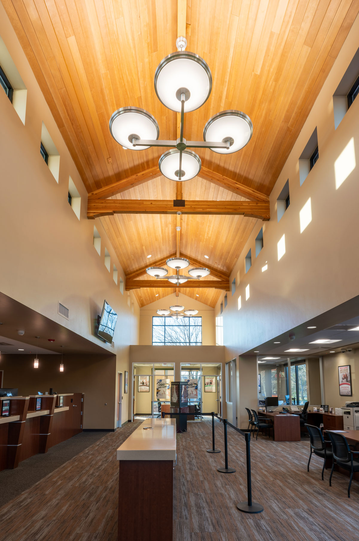 sierra-central-credit-union-chico-branch-vaulted-ceiling